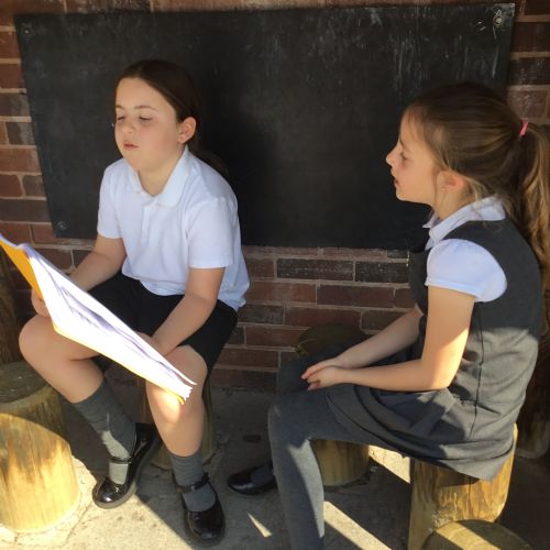 Writing Showcase with 4RI